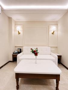 Hotel Baliapanda Uk-Palace Near Jagannath Temple - Lift and Parking Facilities Fully Air Conditioning Premium Room