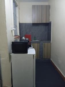 Affordable Lavington studio
