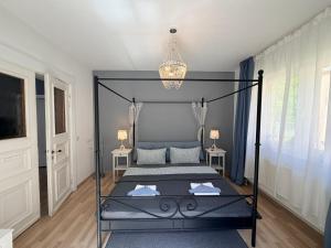 Ferienhaus WALD & WELLE - Deluxe-Appartement EG , großer Garten, Strand 850m Ostsee, Kamin, gratis Parkplatz & Wifi