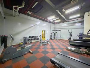 Vacationer Holiday Homes l Calm 1 Bedroom l Free Wi-Fi l Stunning Marina View