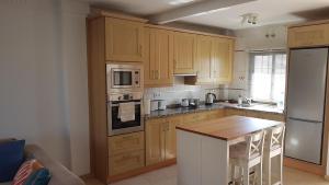 SOLRIVIERA, very well placed, walking distance to amenities