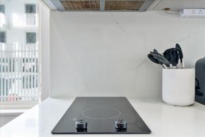 Beautiful Miami Beach Condo new furnishings and upgrades