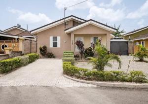 BellaRose at Colbeck ,Gated with Pool, Stylishly modern