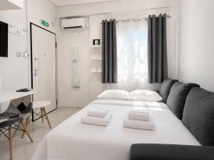 Athens Explorer Studio Near Transit by ΜPS