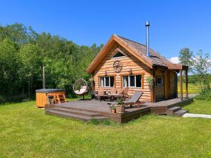 Hobu House - a Cozy, Private Cabin with a Hot Tub by the Forest near Haapsalu
