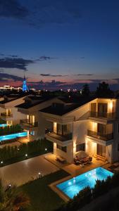 SerenityGardenHoliday 8