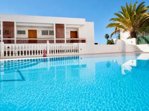 2 Bedroom Apartment Beach & Pool