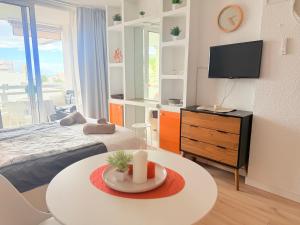 L&A Ocean View Studio Apartment
