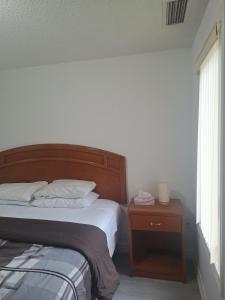 King Bed Room with Private Bath and Free Parking - 20m to Downtown Toronto
