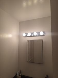 King Bed Room with Private Bath and Free Parking - 20m to Downtown Toronto