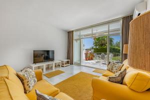 GOLF TOWN HOUSE IN ALOHA WITH POOL&GARDEN, Marbella