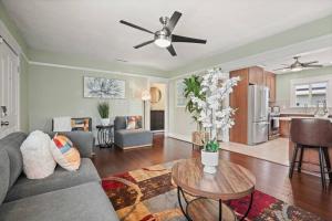 Fire pit, Game Room & BBQ - Family-Friendly Home