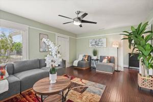 Fire pit, Game Room & BBQ - Family-Friendly Home