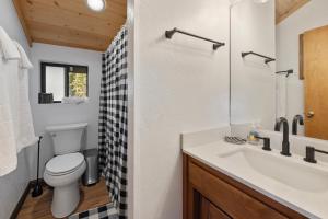 Little Meadow Cabin Rustic Secluded Cozy Retreat