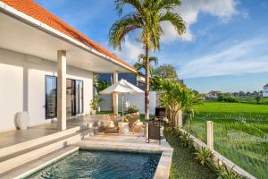 Villa Santorini Sunset 4BR Large Pool and Ricefield view