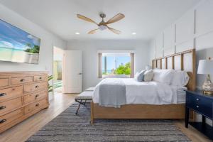 Seaside Serenity - Pool Table Hot Tub Luxury