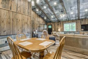 Sunset Climb & Hike: Red River Gorge Cabin w Deck