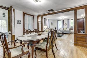 Historic Home 3 Mi to Middletown Main Street