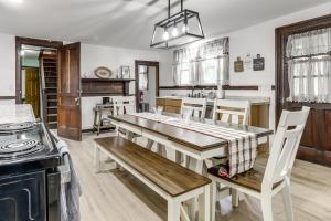 Historic Home 3 Mi to Middletown Main Street