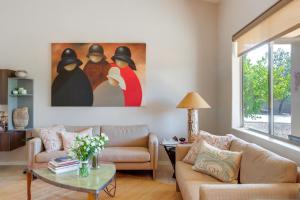 Catalina Mtn Views! Tucson Townhome w Large Patio