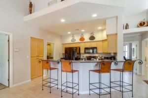 Catalina Mtn Views! Tucson Townhome w Large Patio