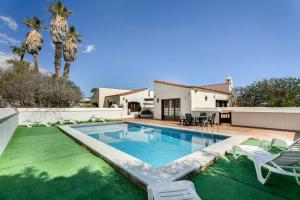 Exclusively located Golf Villa with heated pool