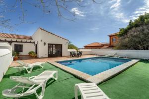 Exclusively located Golf Villa with heated pool