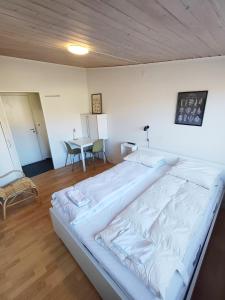 Double room 5 with Free Parking