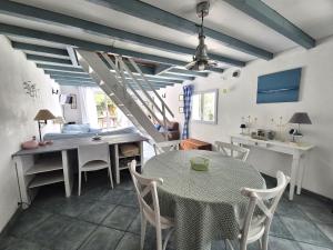 Cosy house just steps away from the sea