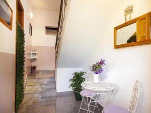 Luxe Srima Retreat with Boat Mooring