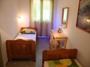 Luxe Srima Retreat with Boat Mooring