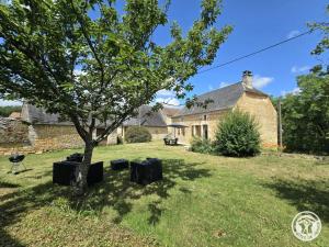 Maison traditionnelle du Périgord avec animaux admis, proche Sarlat - FR-1-616-187