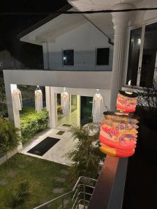La Costa Hotel 15 Min from Airport,Free High-Speed WiFi, Spa Bath, Pool & Restaurant