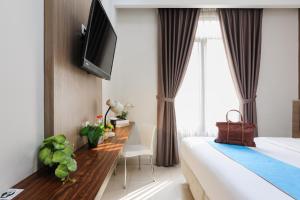 Sans Vibes Firdaus Mansion Kemang