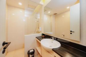 RedDoorz Premium near Paris Van Java Mall