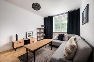 Metro Racławicka Exclusive Apartment by BookingHost