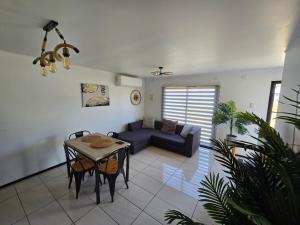 Cabaña moderna con tinaja opcional Tropical Black