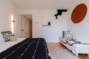 Location- Design And Comfort Fully equipped