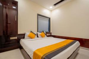 Itsy Hotels M Near Pandit Nehru Bus Stand & Varadhi Junction
