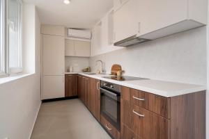 Cozy 1BR Retreat Steps from Cismigiu & Old Town
