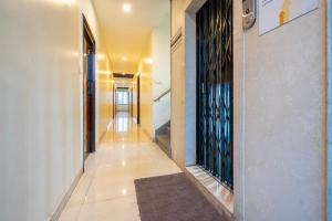 Itsy Hotels M Near Pandit Nehru Bus Stand & Varadhi Junction