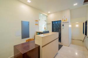 Itsy Hotels M Near Pandit Nehru Bus Stand & Varadhi Junction