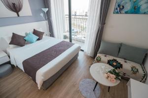Bright Cozy Studio Apartment in Vinhomes Green Bay Near My Dinh Area