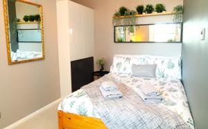 Brighton Central Gem, Sleeps 4, 6 Min Walk to Beach and Station