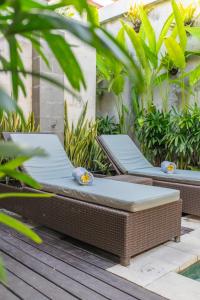 Bali Blue II - Two-Bedroom Tropical Garden Pool Villa Walking Distance from Seminyak Beach