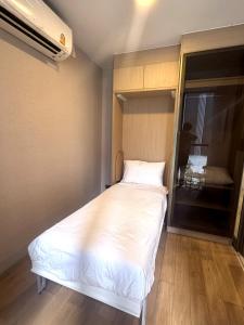 Stylish Modern Suit City View Asoke