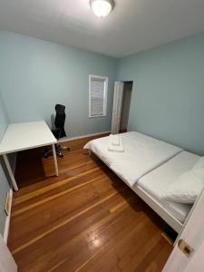 Kerrisdale Cozy Private Room
