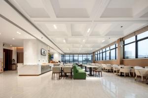 Atour X Hotel Xiamen SM Plaza District Government