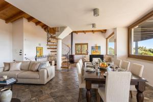 Villa Malaya con 2 piscine per 18 persone
