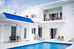 海が目の前 自然に囲まれた1棟貸切プールヴィラSiesta Private Pool Villa SIMPLE IS&GIFT